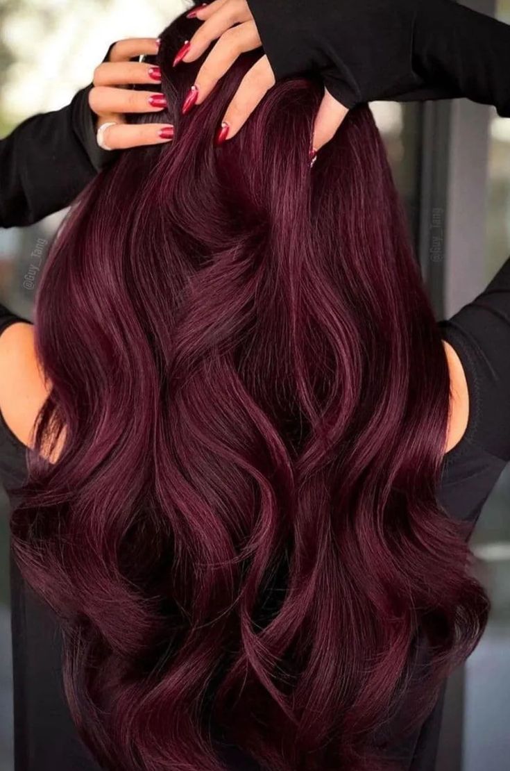 Pelo Color Borgoña, Pelo Color Vino, Wine Hair Color, Dark Red Hair Color, Red Hair Inspo, Wine Hair, Cherry Hair, Hair Color Burgundy, Dark Red Hair