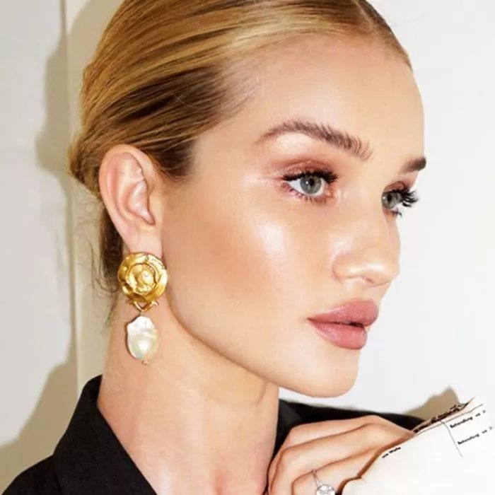 15 Products to Achieve Rosie Huntington-Whiteley's Glow Fresh Wedding Makeup, Amazing Wedding Makeup, Natural Summer Makeup, Wedding Hairstyles And Makeup, Best Wedding Makeup, Wedding Makeup Tips, Make Up Inspiration, Event Makeup, Summer Makeup Looks