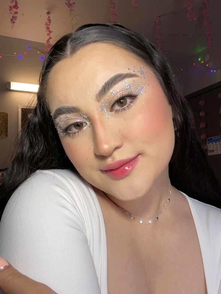 Rhinestone Star Makeup, Star Inspired Makeup, Gem Makeup Looks, Gem Makeup, Star Makeup, Inspired Makeup, Makeup Inspo, Makeup Inspiration, Makeup Looks