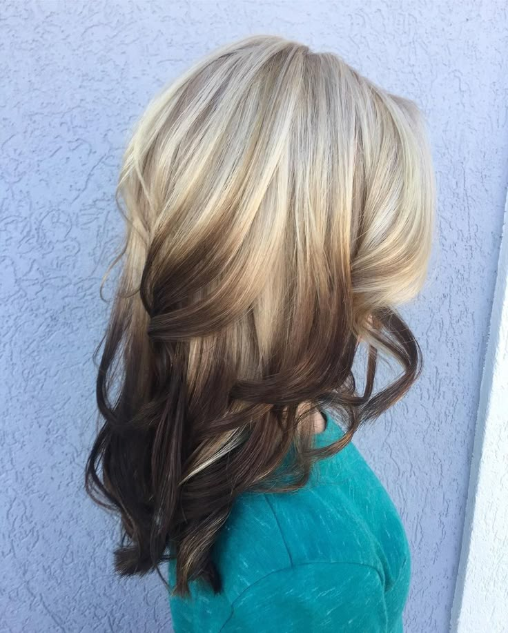 Reverse Ombré Hair, Blonde To Brown Ombre Hair, Blond With Brown Roots, Highlights For Blondes, Ghost Roots, Blonde Undercut, Reverse Ombre Hair, Brown Ombre Hair Color, Reverse Balayage