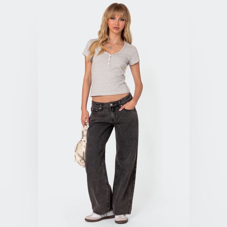 Brand: Edikted Style: S15782 Color: Black Washed -Loose Fit -Washed Denim Fabric -Model Height Is 5‘6 -Model Wears Size S Edikted Raelynn Low Rise Jeans, Low Rise Black Jeans, Black Low Rise Jeans, Bow Jeans, Clothes Board, Leopard Print Jeans, Jeans Petite, Low Rise Pants, Long Jeans