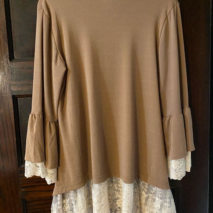 New Wl Lace Trim Knit Tunic. Small Knit Tops With Lace Trim For Fall, Fall Knit Tops With Lace Trim, Beige Lace Trim Tops For Fall, Fall Knit Top With Lace Trim, Fall Lace Trim Knit Top, Neutral Tops For Fall Brunch, Winter Beige Tops With Lace Trim, Brown Knit Top For Spring Layering, Brown Knit Top For Spring