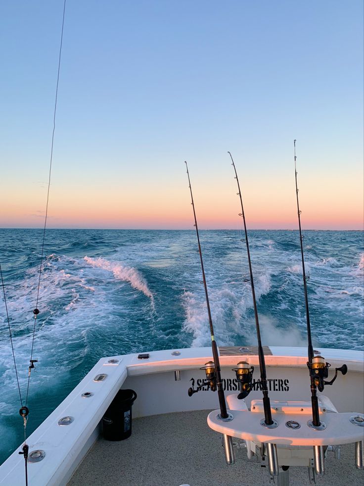 Boat sunrise pink sky Boat Fishing Aesthetic, Aesthetic Fishing Pictures, Catch And Cook, Ocean Fishing Aesthetic, Deep Sea Fishing Aesthetic, Fishing Aesthetic Ocean, Fishing Boat Aesthetic, Boating Aesthetic, Boat Vibes