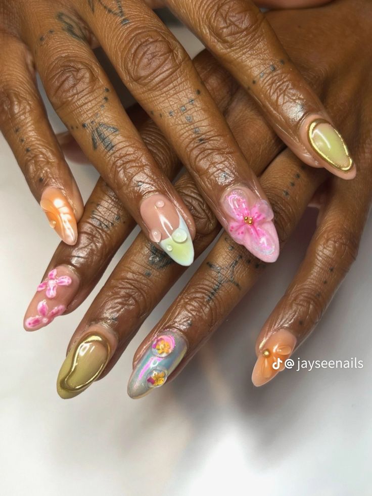 Europe Nails, Nude Nail Art, Island Nails, Short Nail Art, Nude Nail, Aesthetic Nails, Striped Nails, Short Nail, Gradient Nails