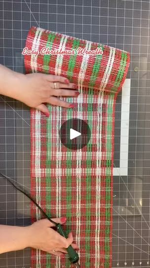 34K views · 607 reactions | #reel #reelsvideo #facebookreels #diyhome #diyer #summerdecor #decor #diycrafts #diy | Doug Frail Creative Craft, Creative Crafts, Summer Decor, Door Wreaths, Christmas Wreaths, Christmas Crafts, Home Diy, Craft Ideas, Wreath