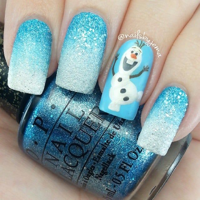 Olaf's Favorite Season Frozen Nail Designs, Olaf Nails, Frozen Nail Art, Frozen Nails, Blue Christmas Nails, Festive Nail Designs, Holiday Nails Winter, Indigo Nails, Holiday Nail Designs