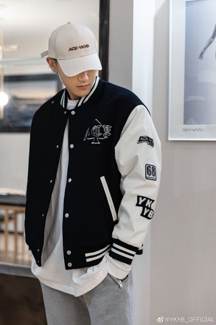 Baseball Jacket Outfit, Thrift Fits, Mens Casual Shirt, Mens Tracksuit Set, Varsity Jacket Outfit, Luxury Jacket, Mens Casual Outfits Summer, Black Men Street Fashion, Men Street Fashion