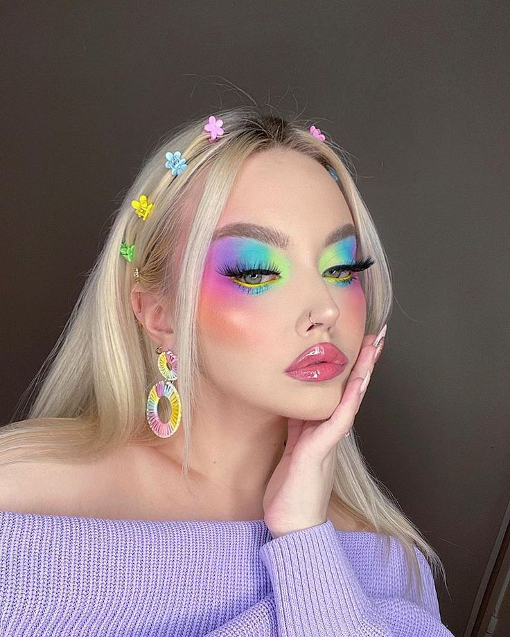 Bright Festival Makeup, Crazy Face Makeup, Pastel Makeup Ideas, Crazy Colorful Makeup, Creative Eye Makeup Hooded Eyes, Cute Colorful Makeup Looks, Fairy Halloween Makeup Easy, Eye Makeup Looks Colorful, Fee Make Up