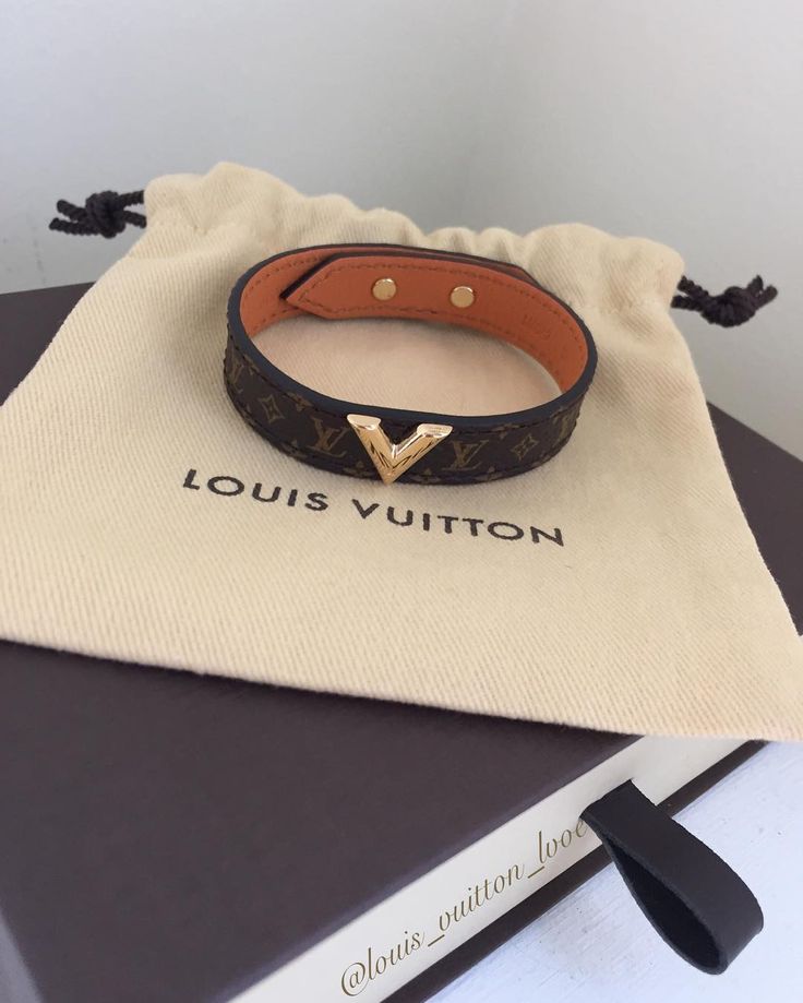 Louis Vuitton Bracelet Vuitton Outfit, Women Louis Vuitton, Louis Vuitton Bracelet, Louis Vuitton Handbags Outlet, Luxe Home, Louis Vuitton Jewelry, Purse Accessories, Vuitton Handbags, Louis Vuitton Handbags