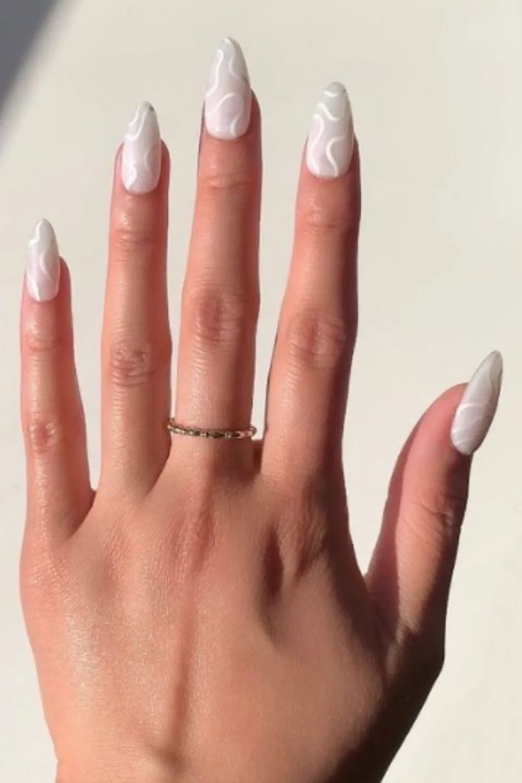 Gel Nail White Designs, Nail Art Ete 2022, White Aesthetic Nails, White Nails With Glitter, Nail Art Blanc, Spring Break Nails, Cute Summer Nail Designs, Aesthetic Nail, Summer Nail Designs