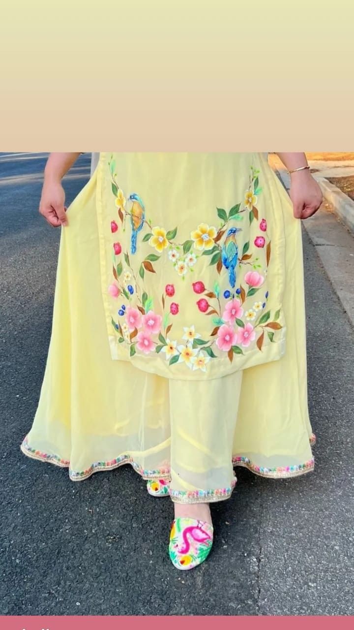 Painting Suits Punjabi, Panting Dress, Hand Painted Suits Latest, Painting Suit Design, Paint Suit Design For Women, Suit Painting, Designer Suits For Wedding, Painted Suits, Fabric Paint Diy