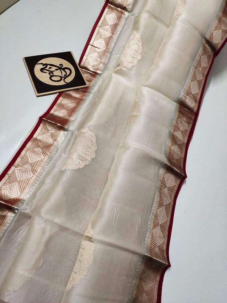 Kora Organza Sarees, Silk Bangles, Kanjivaram Sarees Silk, Kora Silk Sarees, Girls Party Wear, Best Blouse Designs, Silk Sarees Online Shopping, Kota Sarees, Elegant Fashion Wear