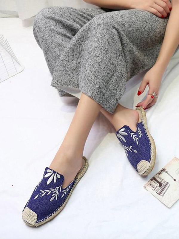 Sku CY-!19812 Material Suede Style Flat with Heels Height Flat (≤1cm) Seasons Spring , Summer , Autumn Type Mules&Slides Color NAVY BLUE,WHITE Size 35,36,37,38,39,40,41,42,43 Size chart: Please consult the size chart we provide for this item's measurements to help you decide which size to buy. Embroidery Slippers, Suede Style, Suede Fashion, New Chic, Sport Sandals, Slides Shoes, Style Minimalist, Cozy Fashion, Ladies Dress Design