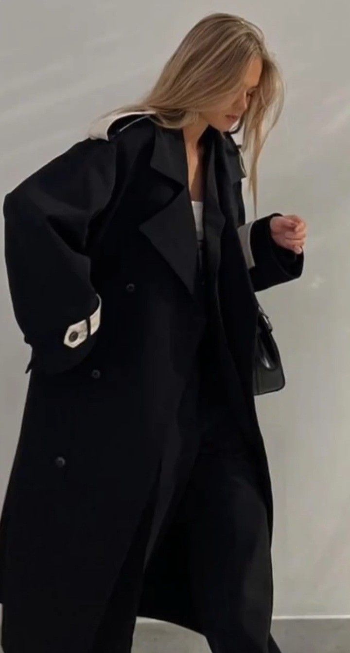 Ig@Khaurafab Black Coat Outfit Winter, Long Black Coat Outfit, Oversized Coat Outfit, Trench Coat Outfit Winter, Long Jacket Outfit, Fall Trench Coat, Long Black Trench Coat, Wool Coat Outfit, Full Black Outfit