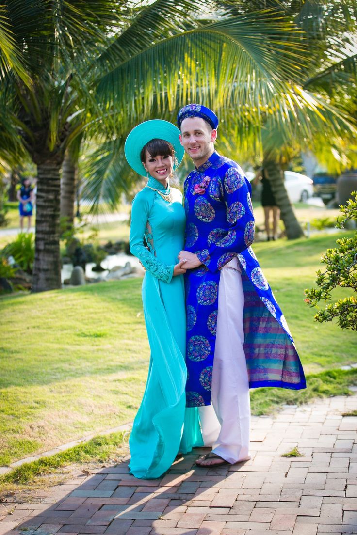 Traditional Vietnamese Wedding, Vietnamese Traditional Clothing, Vietnamese Wedding Dress, Vietnamese Clothing, Vietnam Dress, Rental Wedding Dresses, Vietnamese Wedding, Vietnamese Traditional Dress, Vietnamese Dress