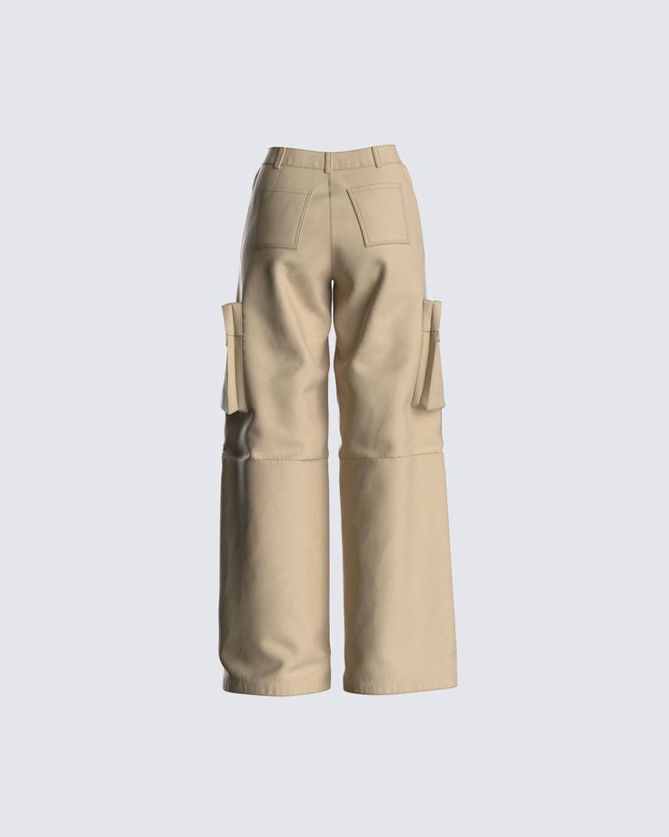 We all love a tan cargo 😜 The perfect pants to get that work done, while looking like a baddie. No more stealin' your man's, you got even cuter ones now 🙆🏻‍♀️ Script Base, Tan Cargo Pants Outfit, Moodboard Pictures, Acubi Outfit, 5sos Outfits, Rosabella Beauty, Dream Wishlist, Brown Cargo Pants, Tan Cargo Pants