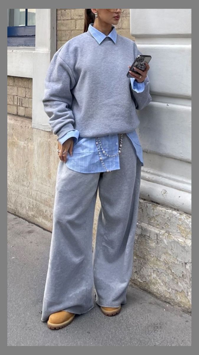 Ootd Streetwear Womens Fashion, Layering Fits Aesthetic, Soft Trousers Outfit, Sweater Over Collared Shirt Outfit, Street Modest Outfits, Sweatpants Outfit Dressed Up, Sweatpant Outfits Streetwear, Layering Autumn Outfits, Streetwear Fashion Winter Street Styles