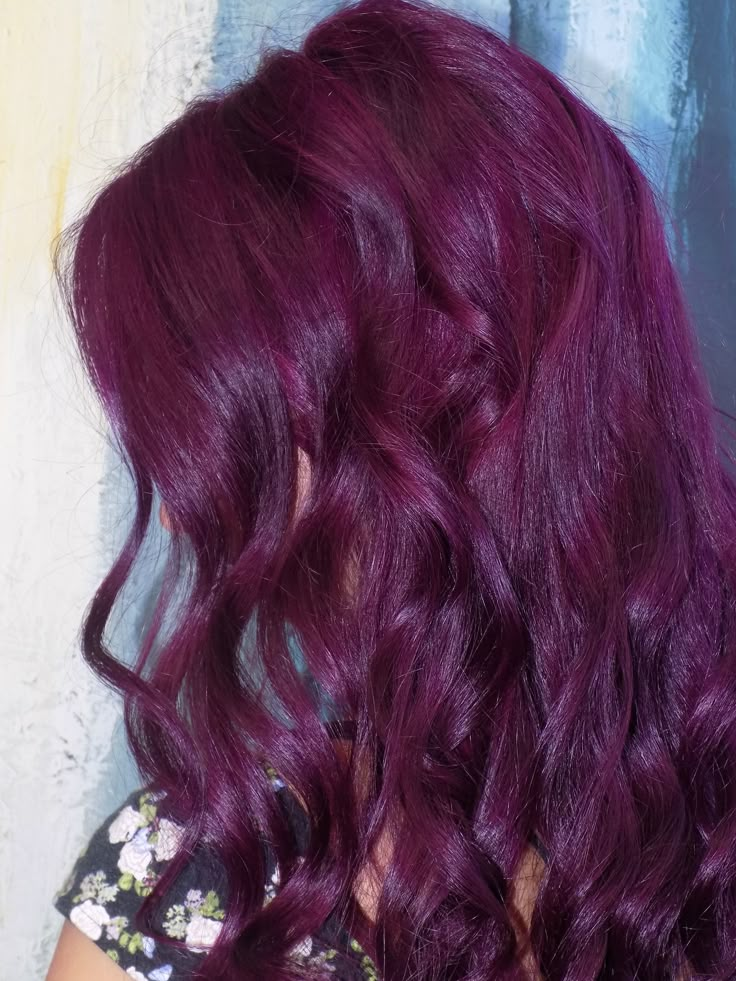 Red Purple Hair Burgundy Magenta, Wine Purple Hair, Warm Purple Hair, Burgundy Purple Hair, Dark Magenta Hair, Raspberry Hair Color, Red Purple Hair, Pelo Color Vino, Red Violet Hair