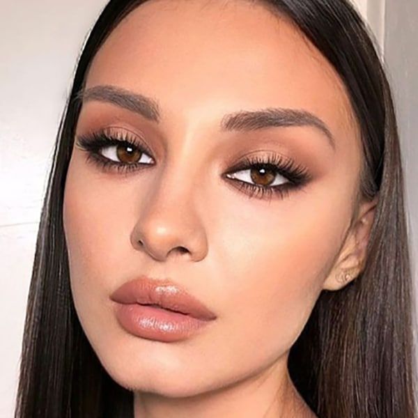 40 Best Makeup Looks and Ideas for 2022 - The Trend Spotter Mackup Ideas Wedding, Wedding Makeup Dark Eyes, Glam Soft Makeup, Soft Makeup Look For Brown Eyes, Light Wedding Makeup For Brown Eyes, Soft Makeup Brown Eyes, Soft Prom Makeup Brown Eyes, Soft Makeup For Brown Eyes, Elegant Wedding Makeup For Brown Eyes