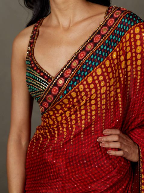 Ritu Kumar Saree, Ritu Kumar, Set Saree, Fancy Blouse, Geometric Motifs, Red Saree, Fancy Blouses, Blouse For Women, Indian Fashion Designers