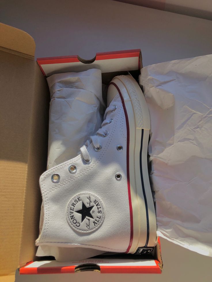 White Chuck Taylors Aesthetic, Converse Chuck 70 White, White Converse Chuck 70, Chuck 70 White, White Chuck 70, Chuck 70 Converse, Converse Chuck 70s, Converse 70, Converse 70s