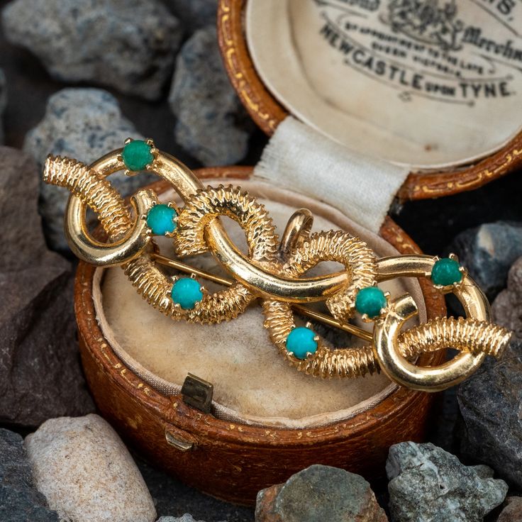 This lovely vintage turquoise brooch pin is crafted of 14k yellow gold and features six round natural turquoise spheres. Vintage Turquoise Jewelry Rings, Six Petal Flower, Turquoise Brooch, Jewel Makeup, Turquoise Jewelry Rings, Vintage Turquoise Jewelry, Vintage Turquoise Ring, Polymer Crafts, Diamond Brooch