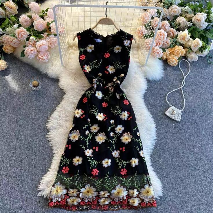 Wavy v-neck sleeveless heavy embroidered dressMaterial:tulleStyle:elegantFeatures:embroideredColor:as pictureSize(cm):S,M,L,XL,2XL 1inch=2.54cmS:bust:86,waist:68,shoulder:35,,length:105&ltp&gtM:bust:88,waist:70,shoulder:36,length:106</p>&ltbr/>&ltp&gtL:bust:92,waist:74,shoulder:37,length:107</p>&ltbr/>&ltp&gtXL:bust:96,waist:78,shoulder:38,length:108</p>&ltbr/>&ltp&gt2XL:bust:100,waist:82,shoulder:39,length:109</p>& Summer A-line Sleeveless Dress With Floral Embroidery, Summer Sleeveless A-line Dress With Floral Embroidery, Elegant Sleeveless Embroidered Summer Dress, Elegant Sleeveless Dress With Floral Embroidery, Elegant V-neck Embroidered Floral Dress, Elegant Sleeveless Embroidered Floral Dress, Elegant Sleeveless Floral Embroidered Dress, Chic Sleeveless Embroidered Dress For Party, Spring Sleeveless Embroidered Party Dress