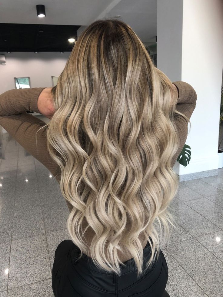 Easy Maintenance Blonde, Blonde Hair Emo, Blonde Hair Dark Underneath, Underneath Blonde Hair, Blonde Hair Dimension, Hair Codes For Berry Ave, Blonde Hair Characters, Balyage Long Hair, Balayage Hair Blonde Long