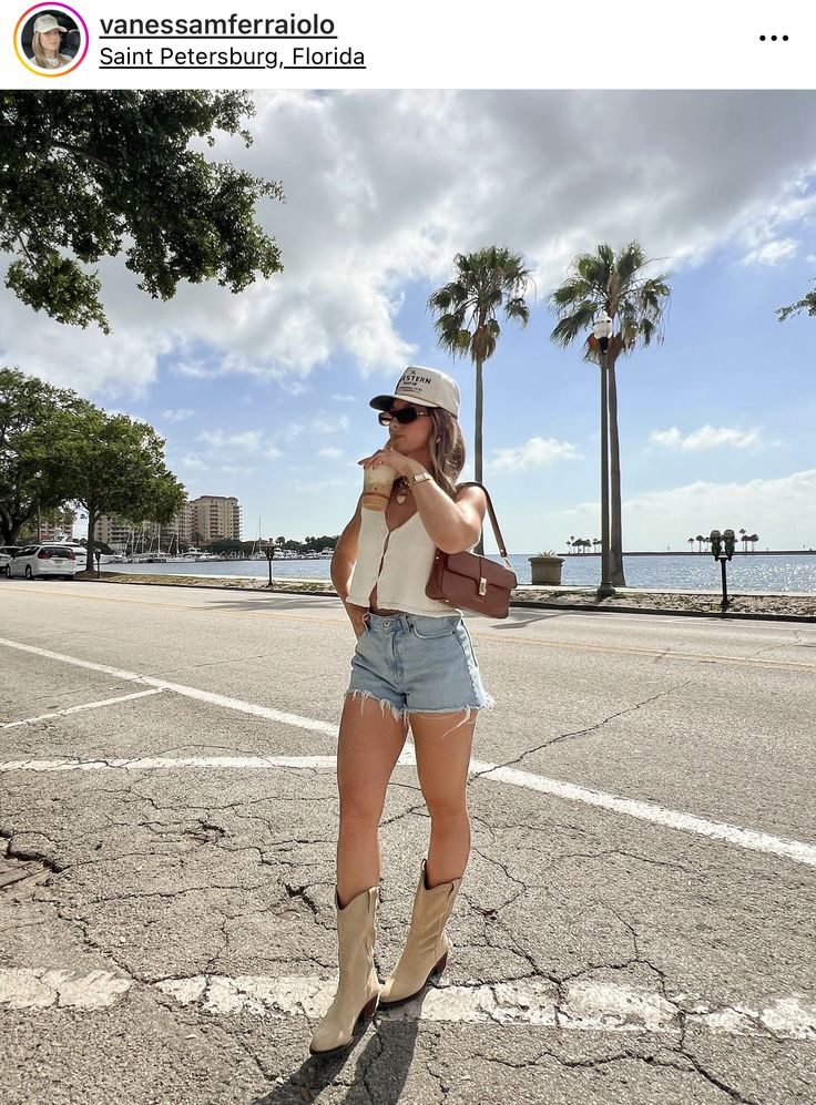 Florida Outfit Ideas, Cowgirl Boots Outfit Summer, Traje Cowgirl, Summer Boots Outfit, Country Outfits Women, Cowgirl Boots Outfit, Florida Outfits, Cowgirl Style Outfits, Fair Outfits