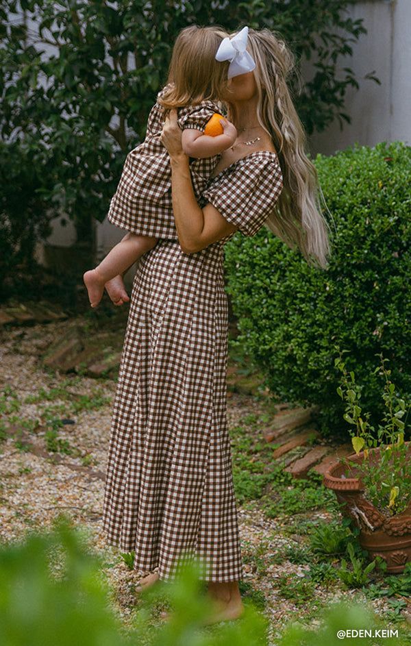 Midi Dress Brown, Maternity Dress Outfits, Brown Gingham, Maternity Bridesmaid Dresses, Boho Maternity, Anna Dress, Bridesmaid Colors, Brunch Dress, Formal Dress Shops