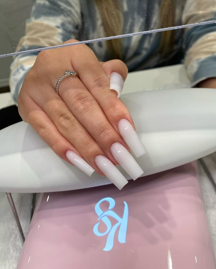 Soft White Nails Acrylic Square, Nail Inspo Long Square, Long White Acrylic Nails, Nut White Nails, Acrylic Nails Ideas, Tapered Square Nails, Milky Nails, White Acrylic Nails, Classy Acrylic Nails