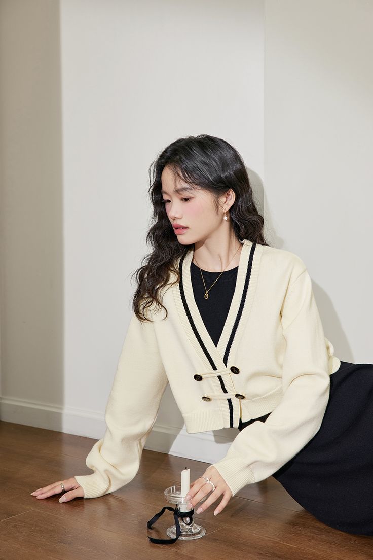 ❤ Dress Size (cm)     Size Clothes length Shoulder width Bust Hem size Waist   S 113 33.5 80 124 73   M 114 34.5 84 128 77   L 115 35.5 88 132 81     ❤ Knit Cardigan Size (cm)     Size Clothes length Shoulder width Bust Hem size Cuff Sleeve Length   S 40 39.5 101 86 18 57.5   M 41 40.5 105 90 19 58.5   L 42 41.5 109 94 20 59.5     ❤ Commodity Details     Brand KUOSE   SPU KSP2309001   Color BLACK   Size S,M,L   Material FABRIC1: 31.4%POLYESTER 25.8%ACRYLIC FIBRES 22.1%VISCOSE 20.7%NYLON FABRIC2: City Silhouette, Vest Blazer, Winter Trends, Dress Set, Tank Top Cami, Cardigan Jacket, Blazer Coat, Cuff Sleeves, Red Plaid