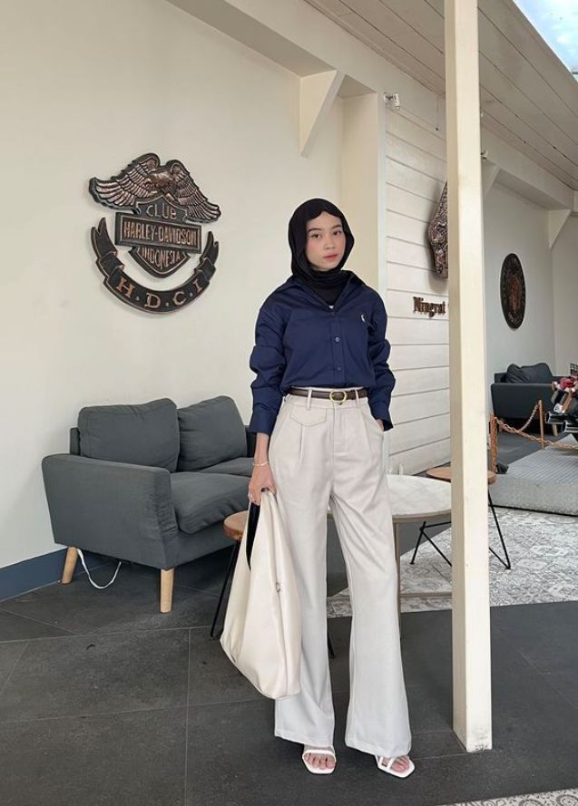 Ootd Kantor Casual, Feminine Hijab Outfit, Elegant Outfit Hijab, Ootd Ngampus Hijab, Campus Outfit Hijab, Outfit Kuliah Hijab, Feminine Hijabi, Simple Outfits Hijab, Ootd Hijab Casual Simple