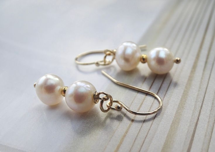 14k Solid Gold Cultured Creamy White Pearl Earrings Dangle Earrings Gift for Her Women's Classic Pearl Earrings Wedding Earrings Gift Wrap Classic Pearl Earrings, Turquoise Gemstone Earrings, Pearl Earrings Wedding, Turquoise Drop Earrings, White Pearl Earring, Pearl Jewelry Wedding, Baroque Pearl Earrings, Silver Earrings Handmade, Gold Statement Earrings