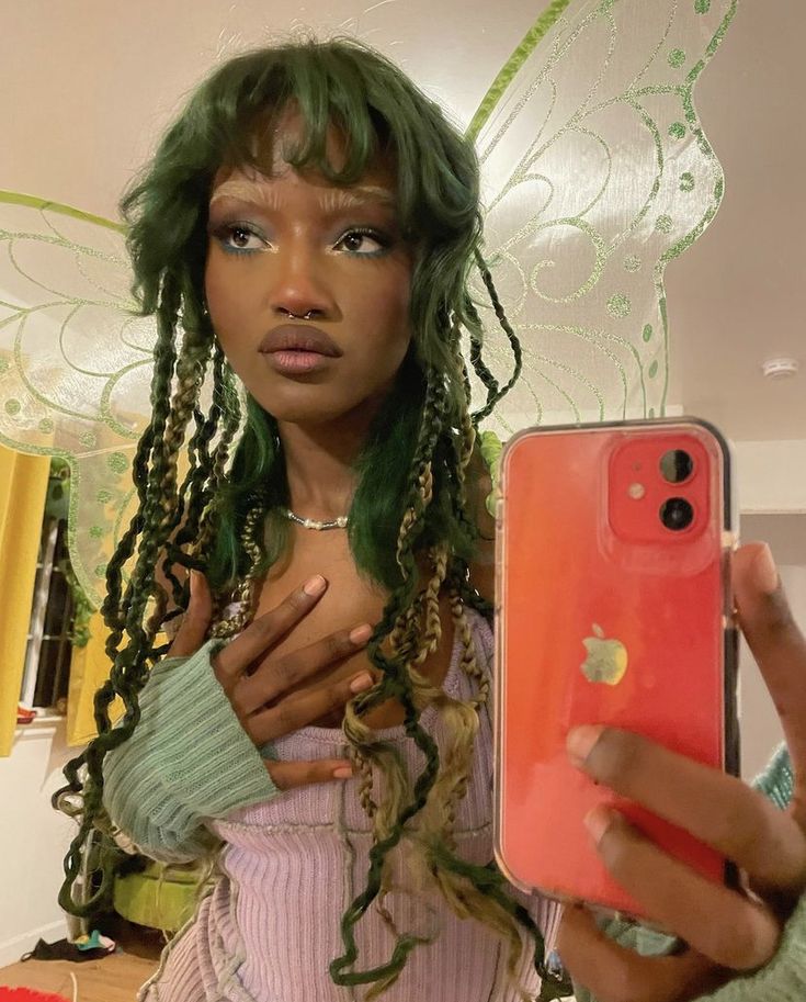 Light Green Hair Aesthetic, Outfits With Green Hair, Alt 4c Hairstyles, Swirl Hairstyle, Wolf Cut Braids, Black Fairy Aesthetic, Green Afro, Green Braids, Fairy Hairstyles