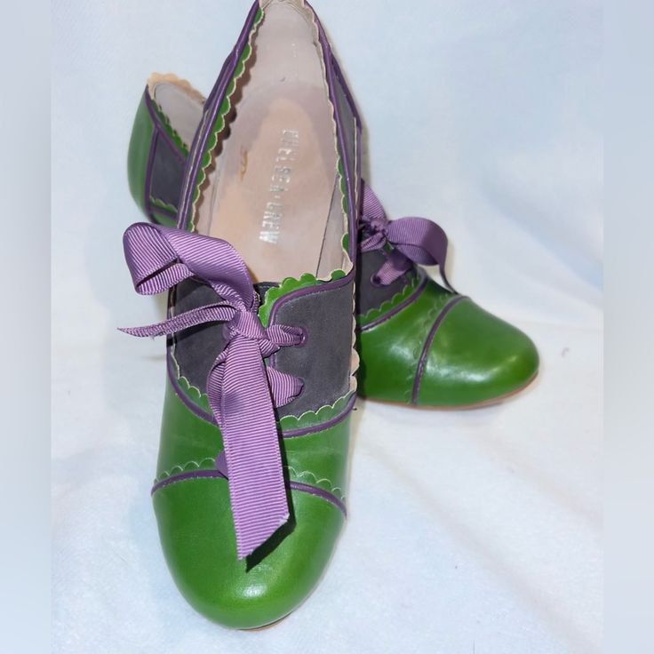 Chelsea Crew Blue Green Tie Up Leather & Suede Block Heels Sz Eu 38 Super Cute Style Tie Up Heels. Excellent Preowned Condition. Never Worn Outside The House! Eu Size 38 Converts To Us Size 7-7.5 2.5” Heel Green Almond Toe Court Shoes With 4-inch Heel, Green Low Heel Retro Heels, Green Low Heel Leather Sole Heels, Green Low Heel Heels With Leather Sole, Green Court Shoes With 4-inch Heel, Green Court Shoes With 4-inch Heel And Round Toe, Green Leather Sole High Heels, Green Lace-up Formal Heels, Green Lace-up Heels For Formal Occasions