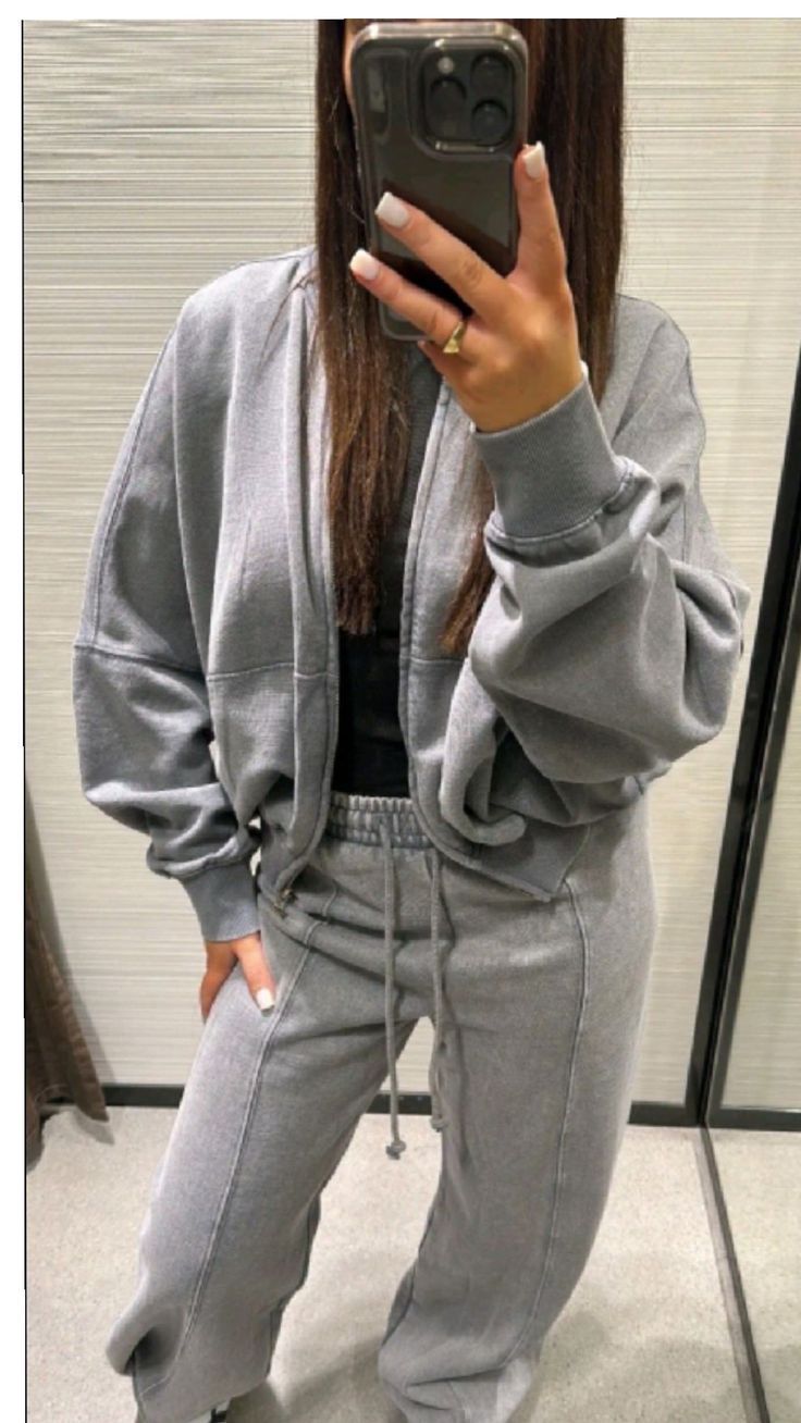 Outfit Campus, Campus Outfit, Zara Drip, Tracksuit Outfit, Outfit Zara, Mode Zara, Shein Outfits, Zara Fashion, Chill Outfits