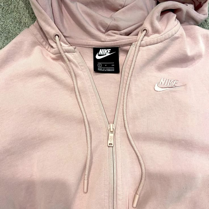 Only Worn Once! Super Cute Baby Pink Nike Zip Up. The Arms Have A Little Bit Of A Flare To Them! Nike Zip Up Hoodie Pink, Jackets And Hoodies, Pink Nike Sweater, Pink Nike Clothes, Hoodies Zip Up, Cute Zip Ups, Pink Zip Up, Trendy Things To Buy, Cute Pink Clothes