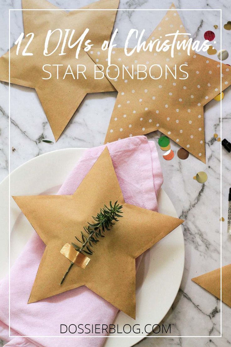 star napkins on a plate with the words 12 diy christmas star napkins