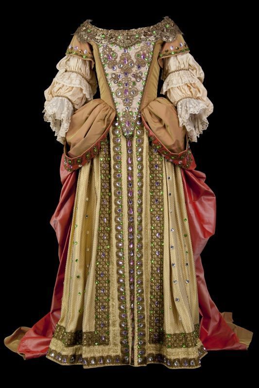 Tea at Trianon: Baroque Court Dress Baroque Clothing, 17th Century Dress, 17th Century Clothing, Baroque Dress, 17th Century Fashion, Charles Ii, Century Dress, Court Dresses, Century Clothing