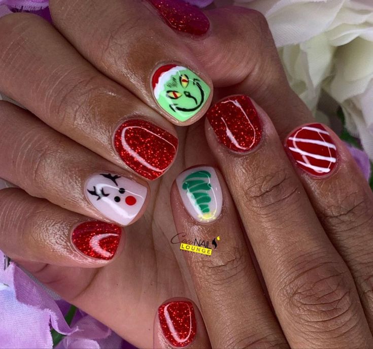 Santa Fingernails, Christmas Nails Short Design, Nails Between Thanksgiving And Christmas, Christmas Gel Nails For Kids, Simple Christmas Nails For Kids, Kids Thanksgiving Nails, Christmas Nails For Little Kids, Kids Christmas Nail Ideas, Grinch Short Nails