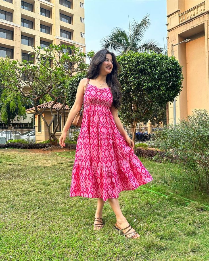 Photo Poses In Western Dress, Midi Dress Poses Photo Ideas, A Line Dress Poses, Summer Dress Indian, One Piece Poses For Women, One Pic Dress Short, Poses In Midi Dress, Indian One Piece Dress, Long One Piece Dress Western