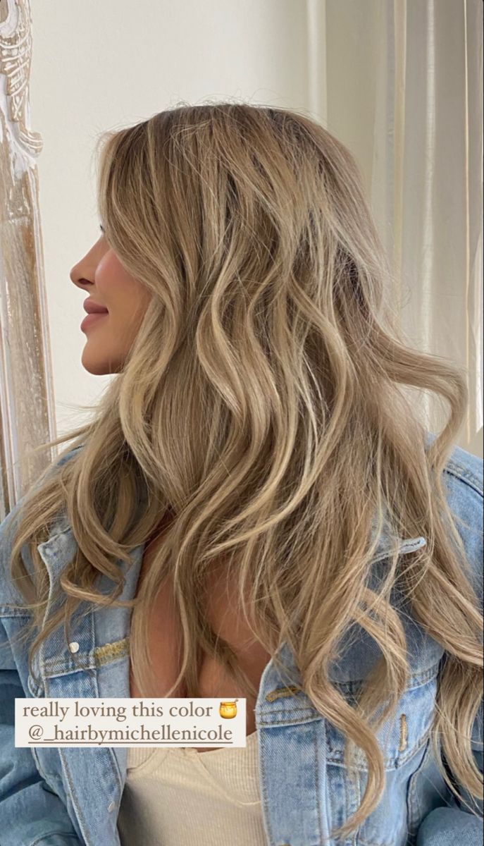 Sandy Blonde Hair, Beige Blonde Hair, Summer Blonde Hair, Dark Blonde Hair Color, Brown Hair Inspo, Golden Blonde Hair, Dyed Blonde Hair, Curls Hairstyles, Sandy Blonde