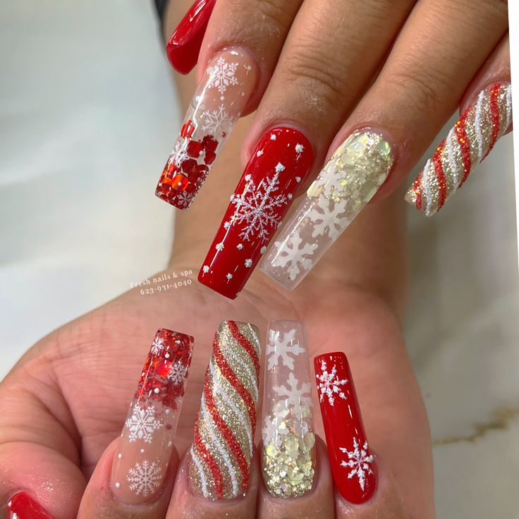 Red And Green Christmas Nails, Holiday Nail Set, Green Christmas Nails, Ongles Bling Bling, Excited For Christmas, Candy Cane Nails, Red Christmas Nails, Red And Green Christmas, Fancy Nails Designs