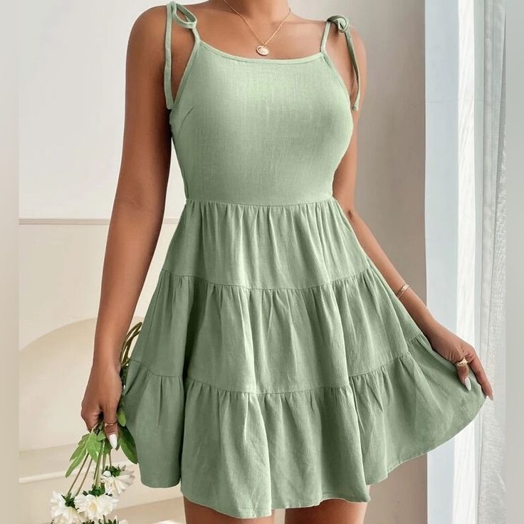 Super Cute Never Worn Mint Green Summer Dress. Dress Is Pretty Short But So Cute For Shorter Girlies. Size Petite Small (4). The Color Is Subtle But Accurate To The Original Listing Picture In Real Life. Cute Summer Mini Dress, Green Cami Dress, Flowy Silk Dress, Grade 8 Grad Dresses, Senior Pictures Dresses, Green Summer Dress, Princess Inspired Outfits, Summer Slip Dress, Dress Mint Green