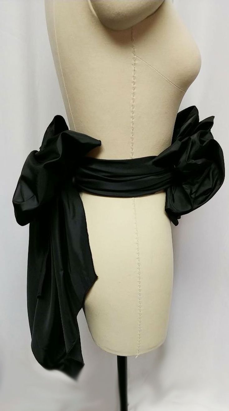 "EASY LAYAWAY IS AVAILABLE Original Price $139.99 A fabulous huge taffeta wrap around belt with extremely wide streamers and bow. It is shown on a Rimini emerald green satin and black velvet dress as an example and also to show the size but it is not included with the dress nor is the dress included with the belt. The dress is shown under \"Evening Gowns - Formal Wear.\" It is extremely professionally well made and came off an expensive vintage evening gown. The bow measures 11-1/2\" across and Vintage Evening Gowns, Bow Belt, Obi Belt, Vintage Belt, Black Velvet Dress, Fashion Inspiration Design, Vintage Belts, Belt Black, Evening Gowns Formal