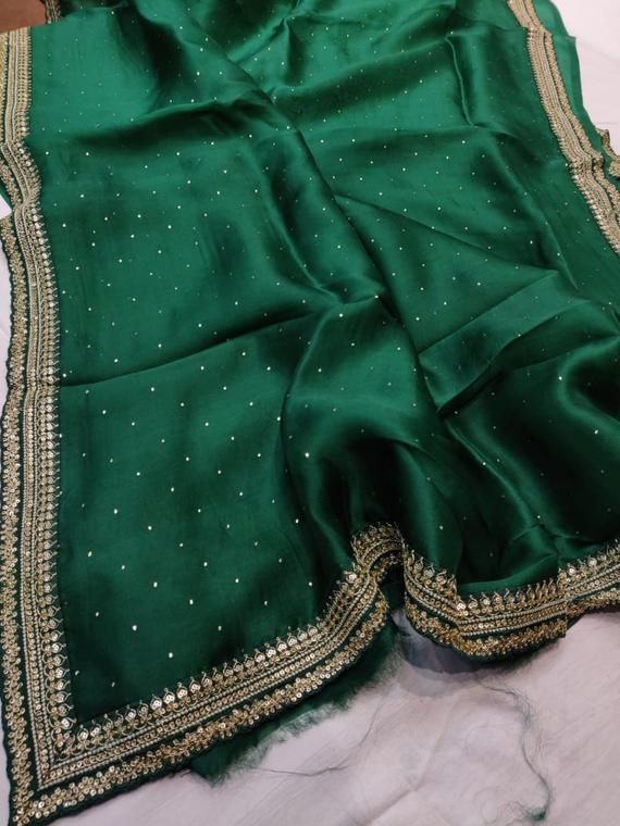 On pure organza with badla work all over with handwork border Badla Work Saree, Badla Work Embroidery, Punjabi Saree, Saree Border Designs, Unique Dress Styles, Saree With Border, Badla Work, Organza Sari, Green Dupatta