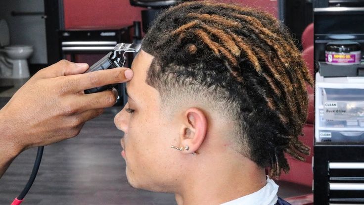 Dreads Mohawk, How To Start Dreadlocks, Dreadlock Mohawk, Mohawk Dreads, High Top Dreads, Mohawk For Men, Dread Hairstyles For Men, Mohawk Hairstyles Men, Black Hair Short Cuts