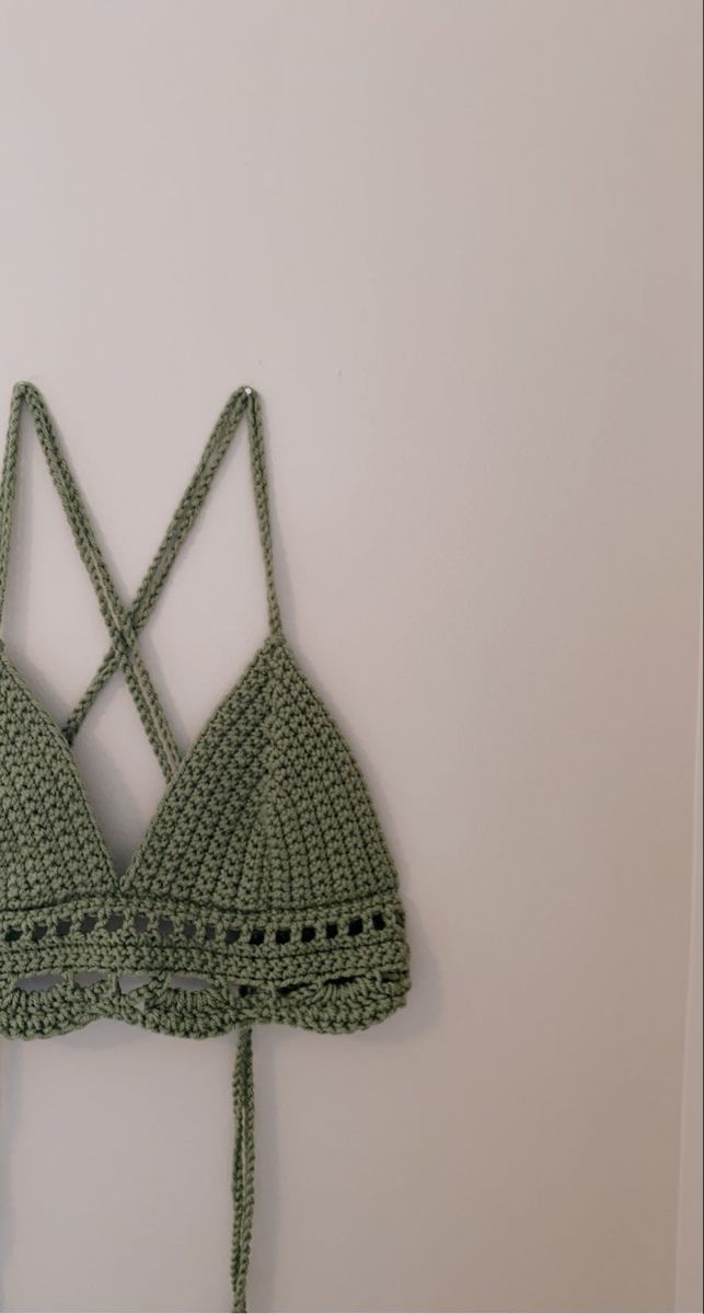 Crochet Green Top, Bikinis Tejidos Crochet, Crochet Bustier Top, Green Crochet Top, Crochet Bustier, Summer Crochet Top, Top A Crochet, Crochet Lovey, Crochet Stitches Guide