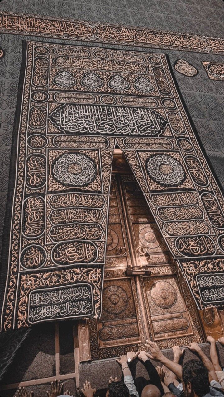 Allhamdulilah Beautiful Wallpaper, Kabbah Makkah Aesthetic, Kaabah Makkah Aesthetic, Kabbah Makkah, Makkah Aesthetic, La Mecca, Fesyen Islam, Faith Quote, Quran Wallpaper